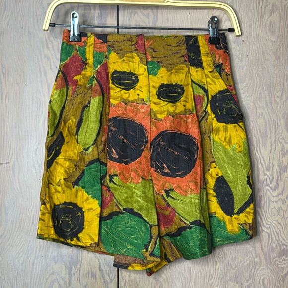 Umberto Ginocchietti Pants - Vintage NWT Umberto Ginocchietti Floral Shorts